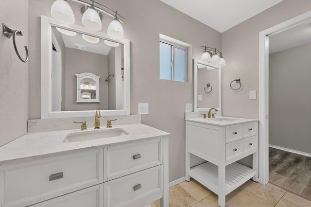 1617 Cedar Ridge Drive NE, Albuquerque, NM 87112