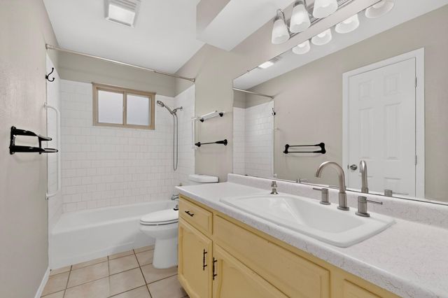1617 Cedar Ridge Drive NE, Albuquerque, NM 87112