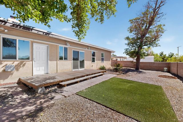 1617 Cedar Ridge Drive NE, Albuquerque, NM 87112