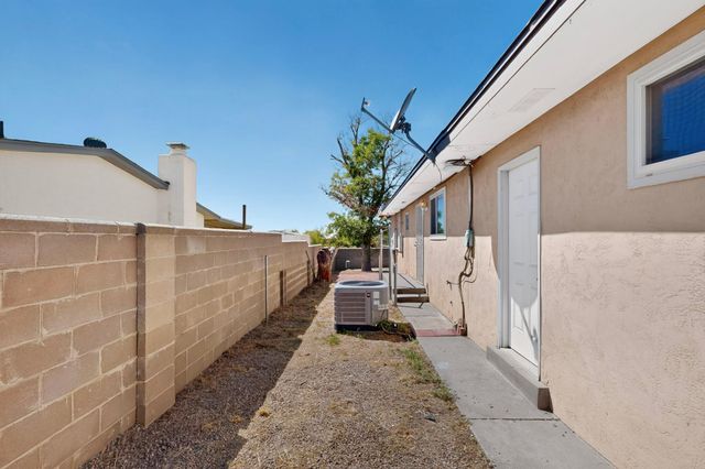1617 Cedar Ridge Drive NE, Albuquerque, NM 87112