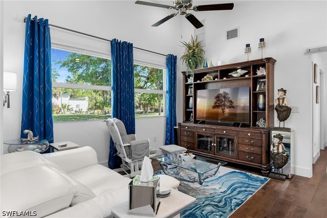681 15th ST SW, Naples, FL 34117
