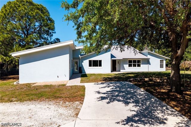 681 15th ST SW, Naples, FL 34117