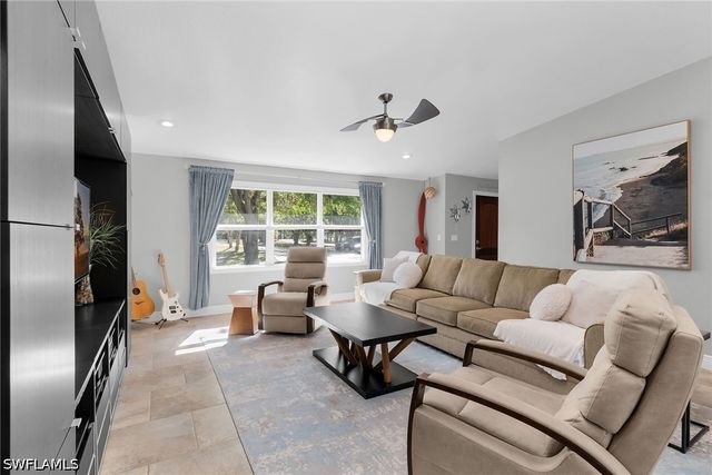 681 15th ST SW, Naples, FL 34117