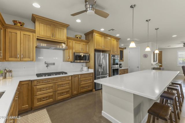 8410 W Sands Court, Peoria, AZ 85383