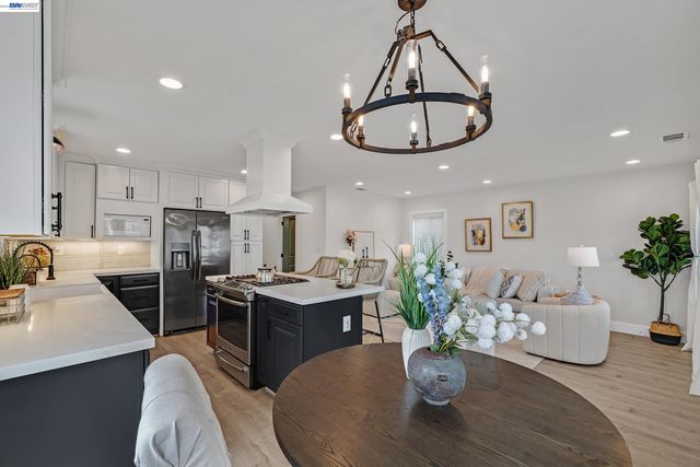 1861 Linden St, Livermore, CA 94551