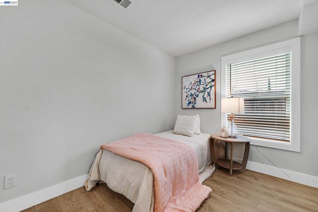 1861 Linden St, Livermore, CA 94551