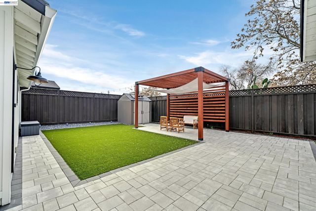 1861 Linden St, Livermore, CA 94551