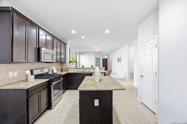 1529 Desert Candle, San Antonio, TX 78245