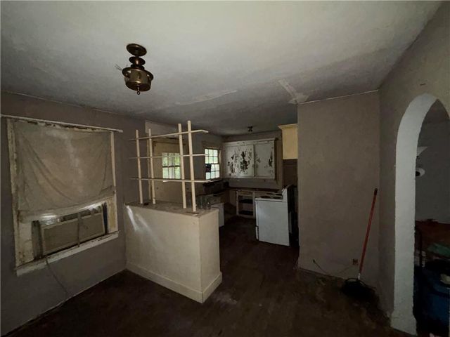 16 Grove Park Place, Atlanta, GA 30318