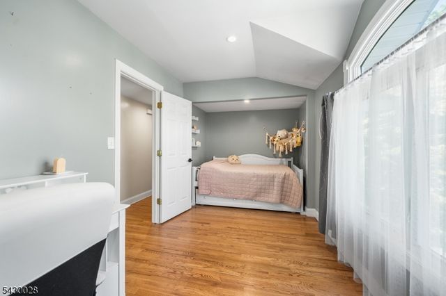 124 Crain Rd, Paramus Boro, NJ 07652