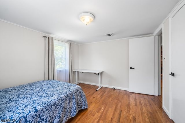 124 Crain Rd, Paramus Boro, NJ 07652