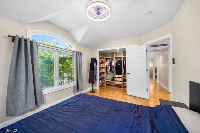 124 Crain Rd, Paramus Boro, NJ 07652