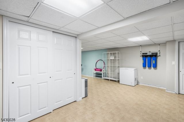 124 Crain Rd, Paramus Boro, NJ 07652
