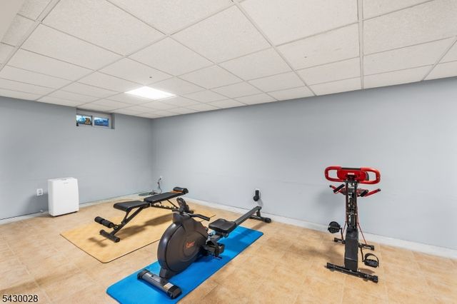 124 Crain Rd, Paramus Boro, NJ 07652