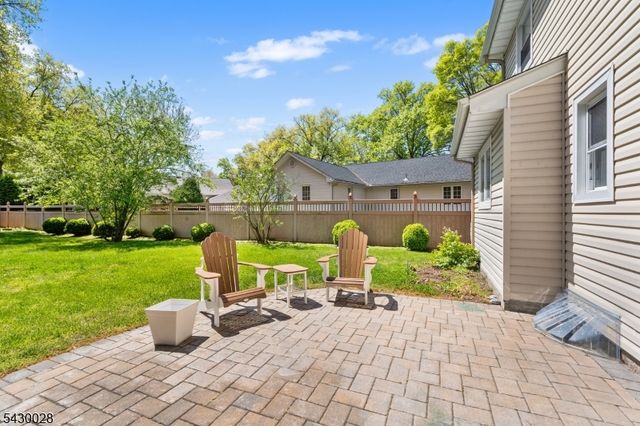 124 Crain Rd, Paramus Boro, NJ 07652