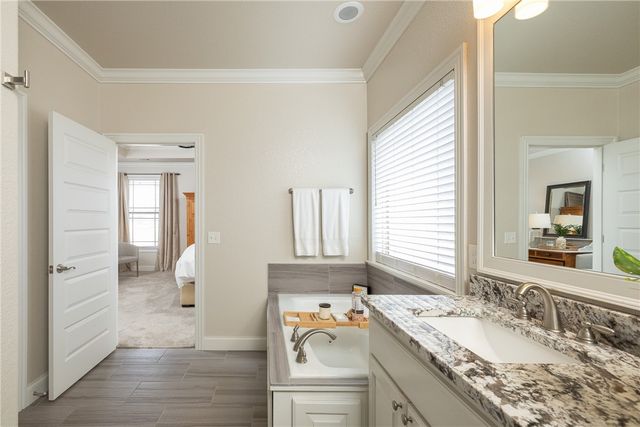 1238 Valle Lane, Tontitown, AR 72762