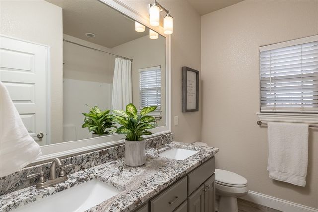 1238 Valle Lane, Tontitown, AR 72762