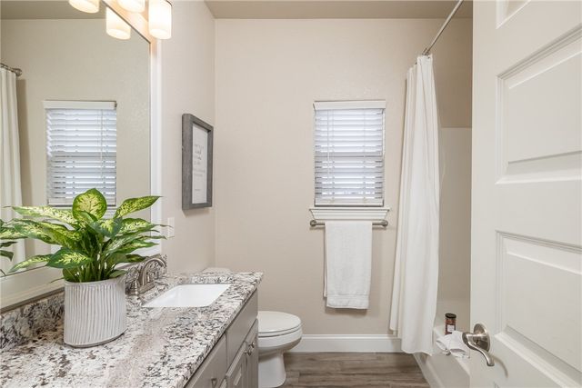 1238 Valle Lane, Tontitown, AR 72762