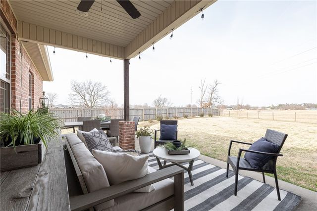 1238 Valle Lane, Tontitown, AR 72762