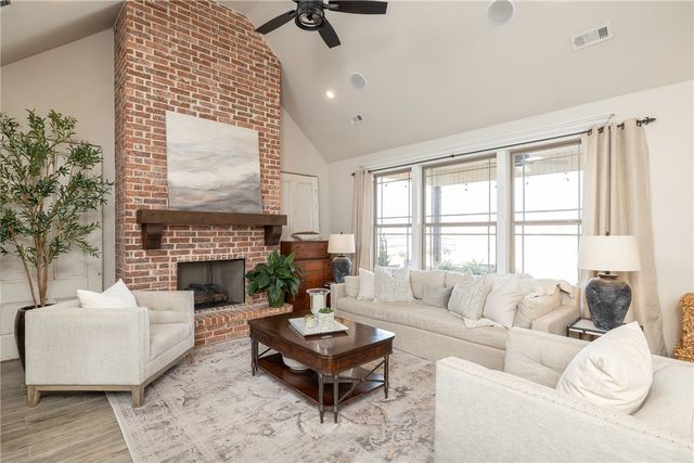 1238 Valle Lane, Tontitown, AR 72762