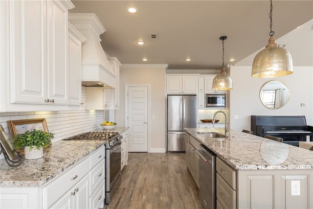 1238 Valle Lane, Tontitown, AR 72762