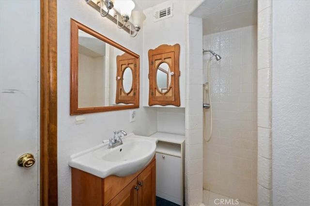 1050 Jungfrau, Crestline, CA 92325