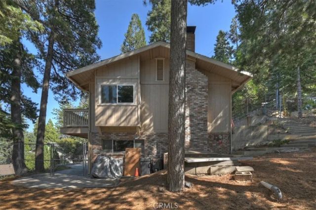 1050 Jungfrau, Crestline, CA 92325