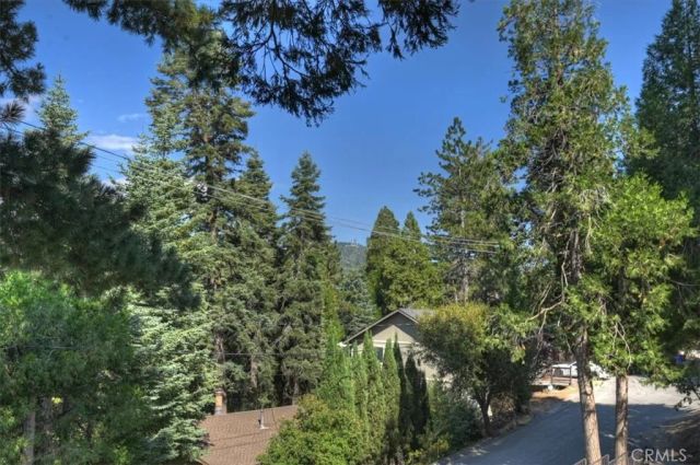 1050 Jungfrau, Crestline, CA 92325