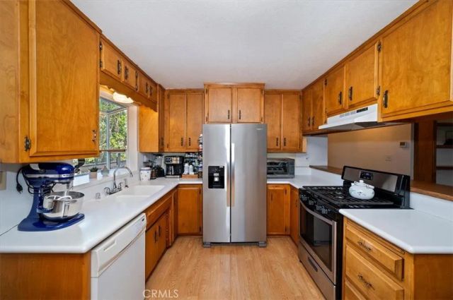 1050 Jungfrau, Crestline, CA 92325