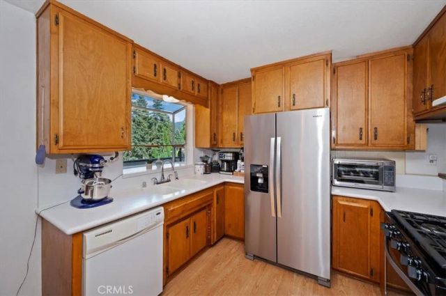 1050 Jungfrau, Crestline, CA 92325