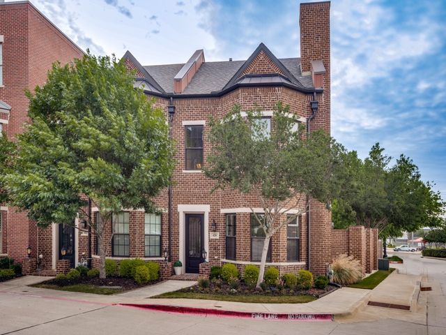 420 Crockett Circle, Roanoke, TX 76262