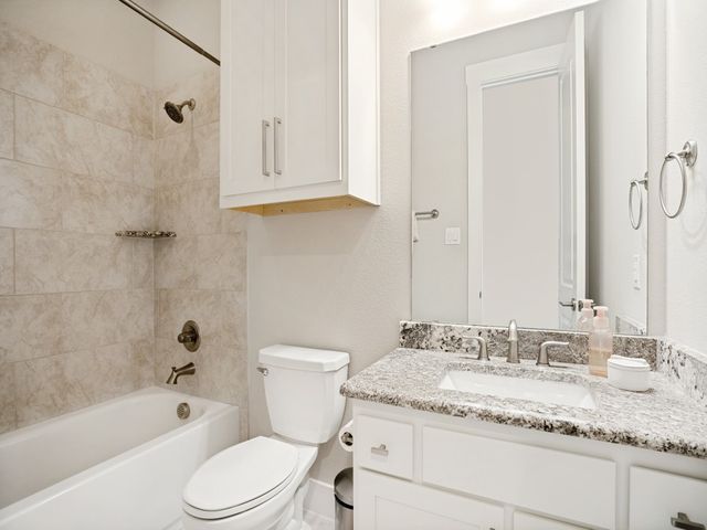 420 Crockett Circle, Roanoke, TX 76262