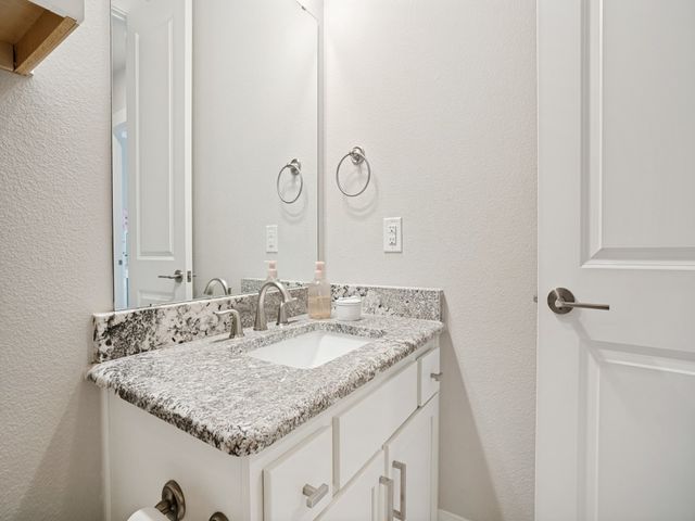 420 Crockett Circle, Roanoke, TX 76262