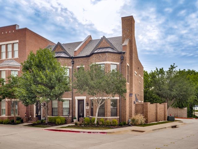 420 Crockett Circle, Roanoke, TX 76262