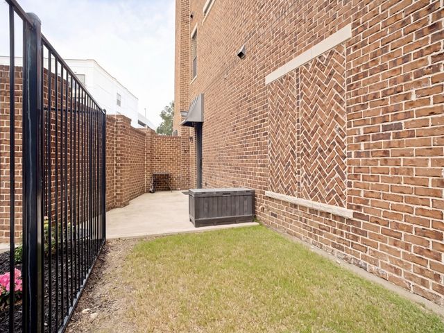 420 Crockett Circle, Roanoke, TX 76262