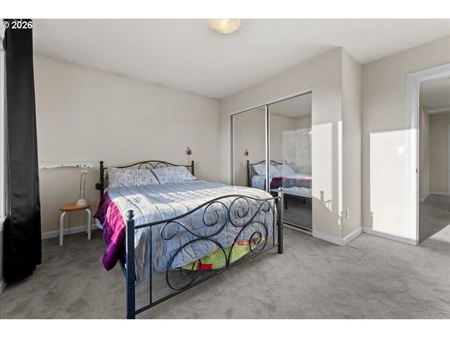 2305 STONEHURST Ct, Lake Oswego, OR 97034