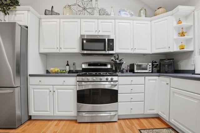 51 Falling Leaf Ln, Barnstable, MA 02655