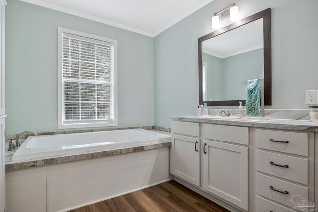 4955 Blue Ribbon Dr, Milton, FL 32583