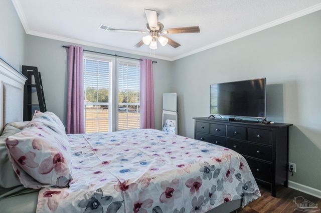 4955 Blue Ribbon Dr, Milton, FL 32583