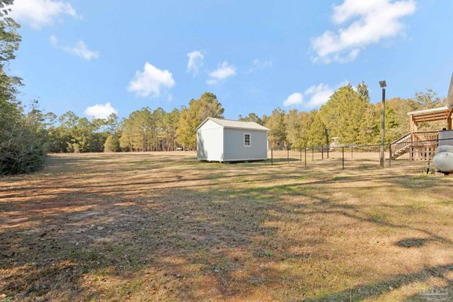 4955 Blue Ribbon Dr, Milton, FL 32583