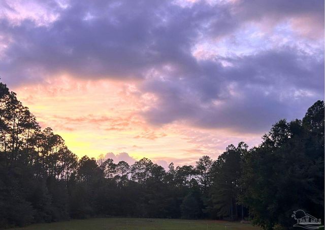 4955 Blue Ribbon Dr, Milton, FL 32583