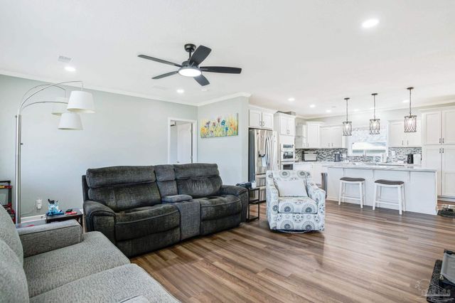 4955 Blue Ribbon Dr, Milton, FL 32583