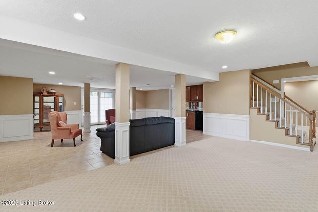 620 Lake Sterling Rd, Louisville, KY 40223