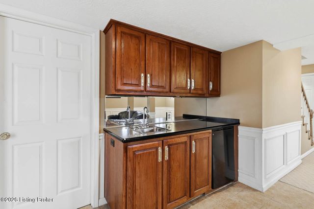 620 Lake Sterling Rd, Louisville, KY 40223