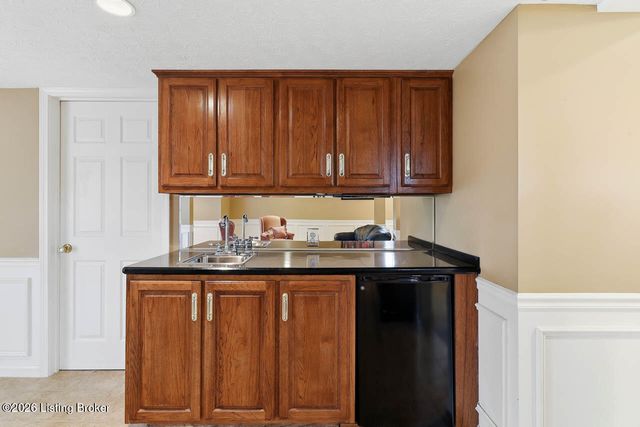 620 Lake Sterling Rd, Louisville, KY 40223