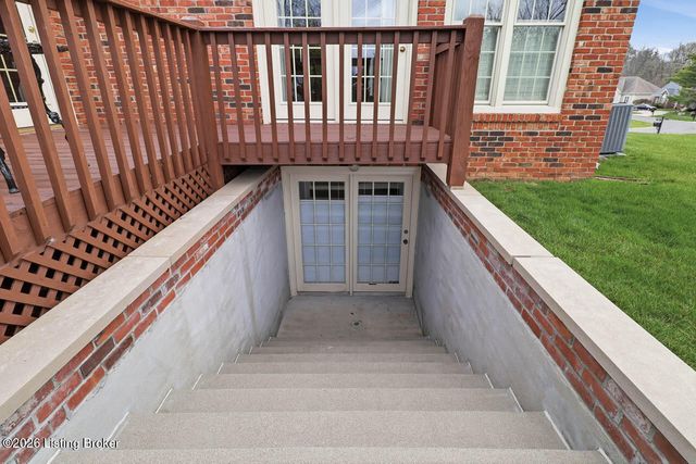 620 Lake Sterling Rd, Louisville, KY 40223