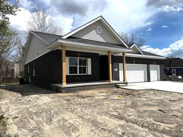 23227 Waterview Drive, New Boston, MI 48164