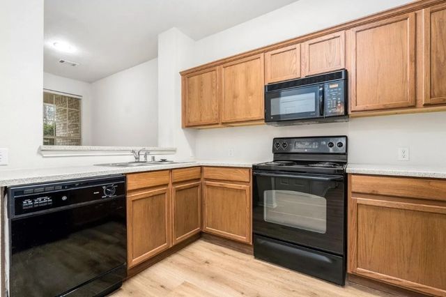 2205 Stoneleigh Place, Mckinney, TX 75071