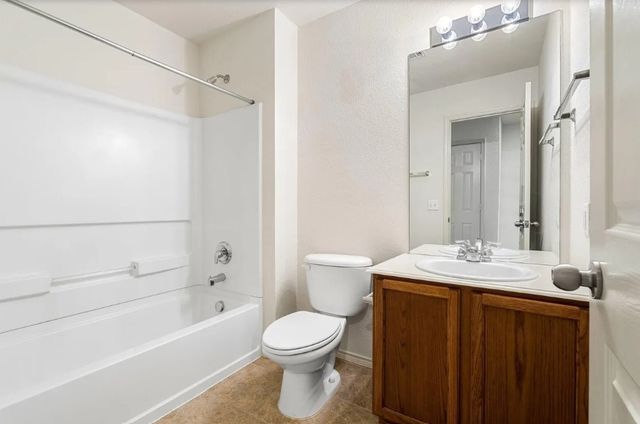 2205 Stoneleigh Place, Mckinney, TX 75071