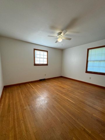 4220 Oakridge Drive, North Charleston, SC 29418